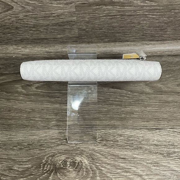 Michael Kors Trifold Wallet - Picture 11 of 15